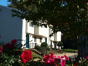 Richfield Place Apartments in Richmond, VA - Building Photo - Building Photo