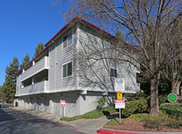 Montierra Condos in Hayward, CA - Foto de edificio - Building Photo