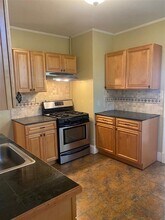 19 Park Ave, Unit 3 in Somerville, MA - Building Photo - Building Photo