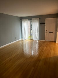 9001 Ridge Ave photo'