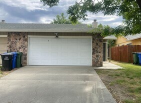9365 Camada Ct in Elk Grove, CA - Building Photo