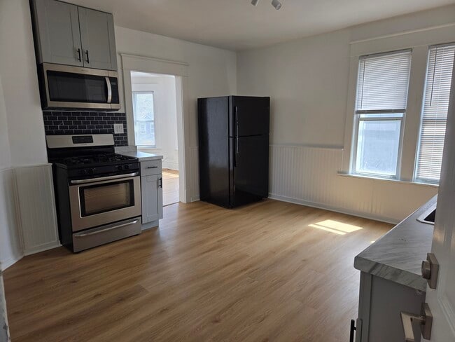 5706 22nd Ave, Unit Upper in Kenosha, WI - Foto de edificio - Building Photo