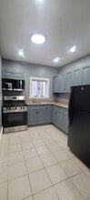 131 David St, Unit 131 David St 1st Fl in New Bedford, MA - Foto de edificio - Building Photo