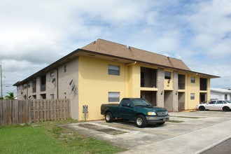 Lake Worth Shores Apartments in Lake Worth, FL - Building Photo - Building Photo