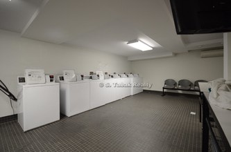 1625 PUTNAM AVE in Flushing, NY - Foto de edificio - Floor Plan
