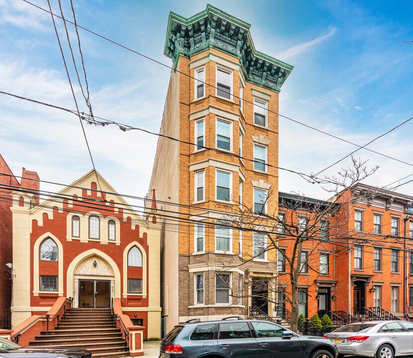 635 Garden St in Hoboken, NJ - Foto de edificio