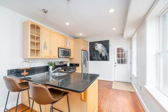 2808 E Fairmount Ave in Baltimore, MD - Building Photo - Building Photo
