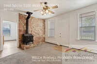 3946 S 5100 W St in Hooper, UT - Foto de edificio - Building Photo