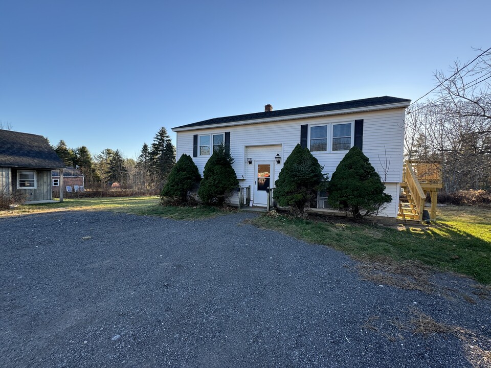 651 Acadia Hwy in Orland, ME - Building Photo