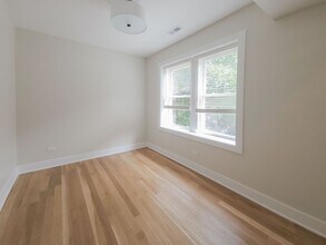 2019 W Ainslie St, Unit 1 in Chicago, IL - Building Photo - Building Photo