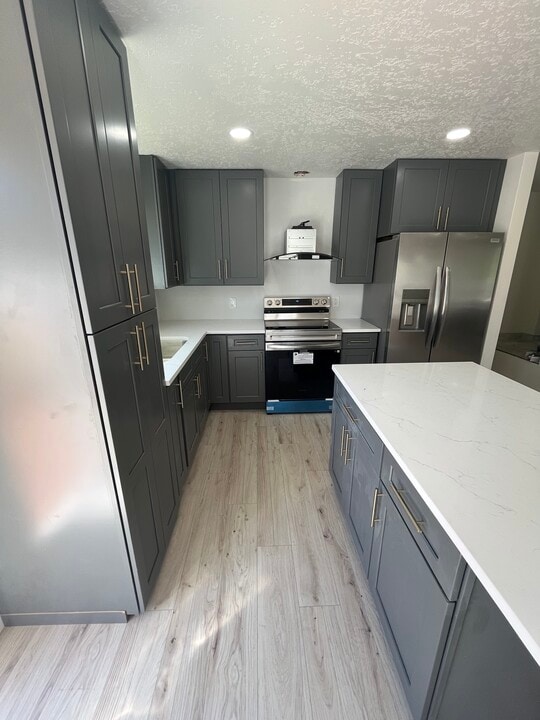 7061 W 3800 S in West Valley City, UT - Building Photo