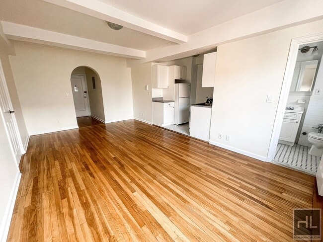 AMSTERDAM AVENUE, Unit 6F in New York, NY - Building Photo - Building Photo