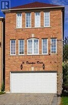 76 Sassafras Cir in Vaughan, ON - Building Photo