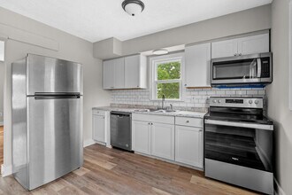2 Skyview Dr in Frankfort, KY - Building Photo - Building Photo