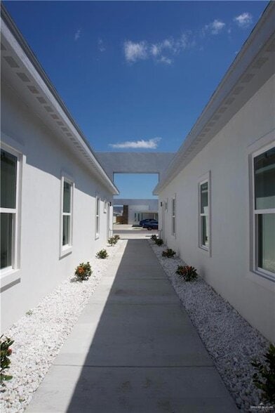 5705 Notre Dame Ave, Unit 2 in McAllen, TX - Building Photo - Building Photo