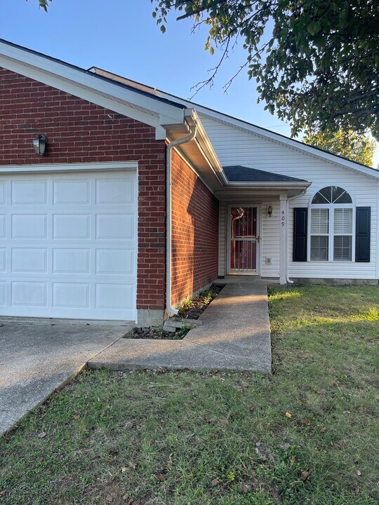 409 Colby Ridge Blvd in Winchester, KY - Building Photo