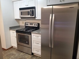 120 Victory Way, Unit Victory Way in Clifton Park, NY - Building Photo