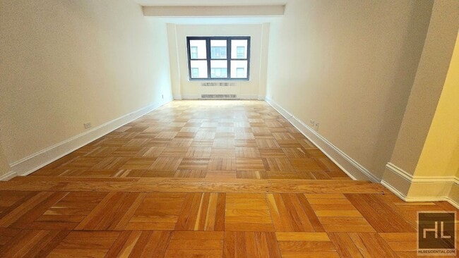 141 E 56th St