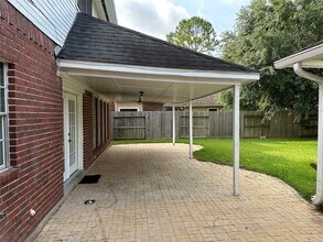 2627 Double Lake Dr in Missouri City, TX - Building Photo - Building Photo