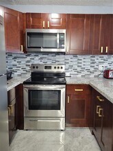 800 SW 11th Ave in Hallandale Beach, FL - Building Photo - Building Photo