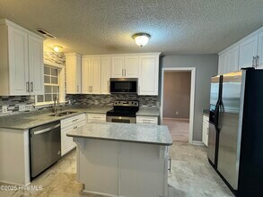 307 Southbridge Dr in Jacksonville, NC - Building Photo - Building Photo