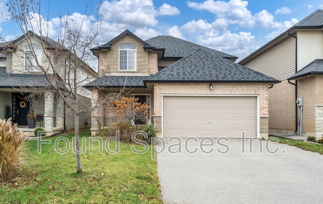 104 Davinci Blvd in Hamilton, ON - Building Photo - Building Photo