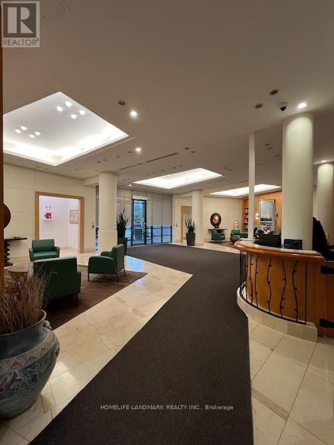 509 Beecroft Rd in Toronto, ON - Building Photo - Building Photo