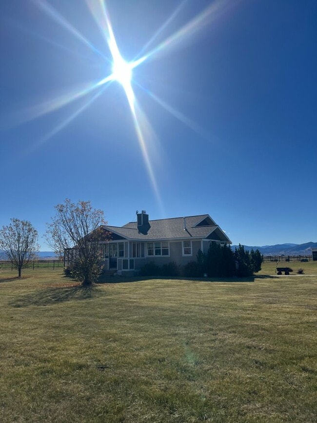 property at 2621 Labrador Rd