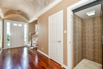 2124 Nantucket Dr in Houston, TX - Building Photo - Building Photo