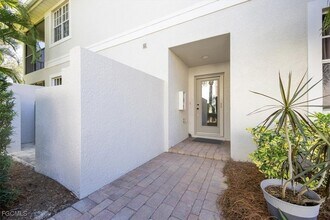 13091 Pebblebrook Ridge Ct, Unit 101 in Ft. Myers, FL - Foto de edificio - Building Photo