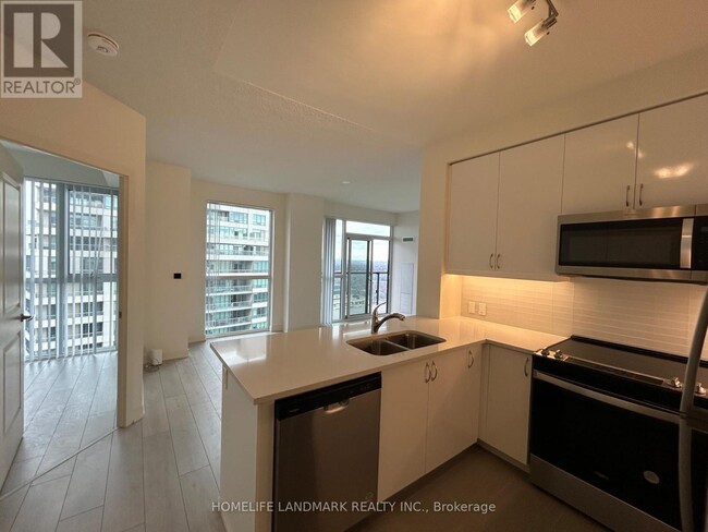 4955-4955 Yonge St in Toronto, ON - Building Photo - Building Photo