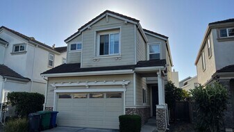 1128 Hillery Way in Alameda, CA - Building Photo