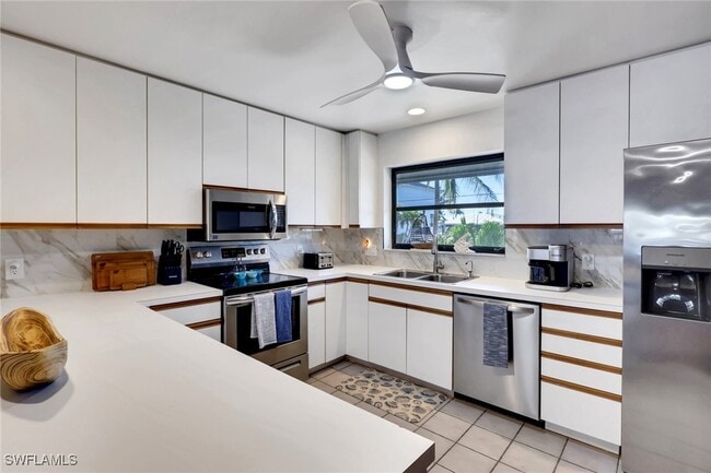 property at 1282 Belaire Ct