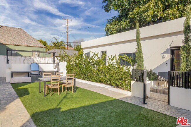 1142 Poinsettia Dr in West Hollywood, CA - Building Photo - Building Photo