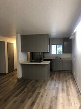305 19th St, Unit Apartment 4 in Pacific Grove, CA - Foto de edificio - Building Photo