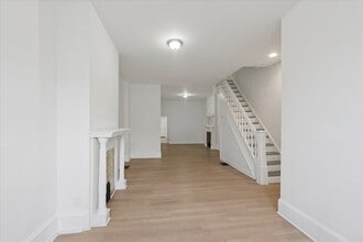2054 W Glenwood Ave in Philadelphia, PA - Building Photo - Building Photo