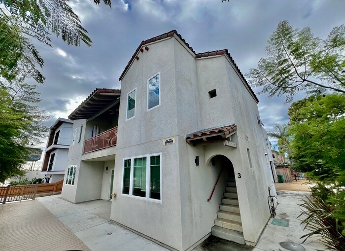 4540 Ingraham St in San Diego, CA - Building Photo