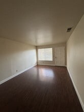 9271 Corinthian Cir in Sacramento, CA - Building Photo - Building Photo