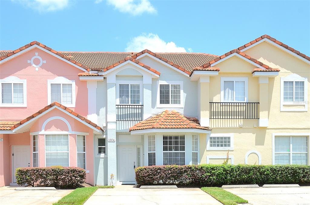1304 S Beach Cir in Kissimmee, FL - Foto de edificio