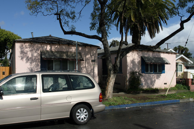 2751 E 14th St in Long Beach, CA - Foto de edificio - Building Photo