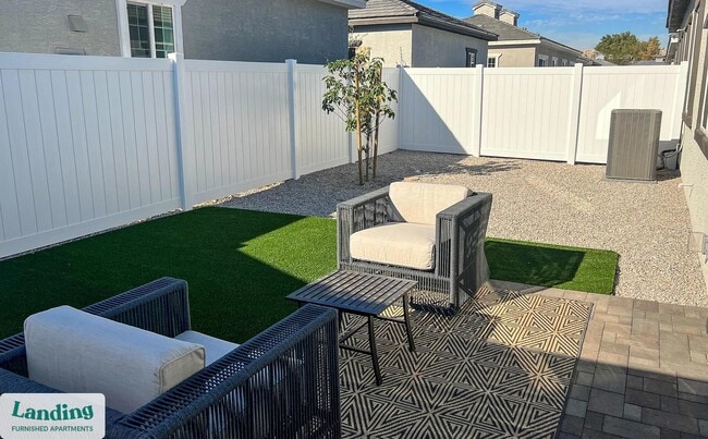 8200 W Encanto Blvd in Phoenix, AZ - Building Photo - Building Photo