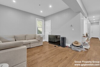 68 Harvest St, Unit 1 in Boston, MA - Building Photo - Building Photo