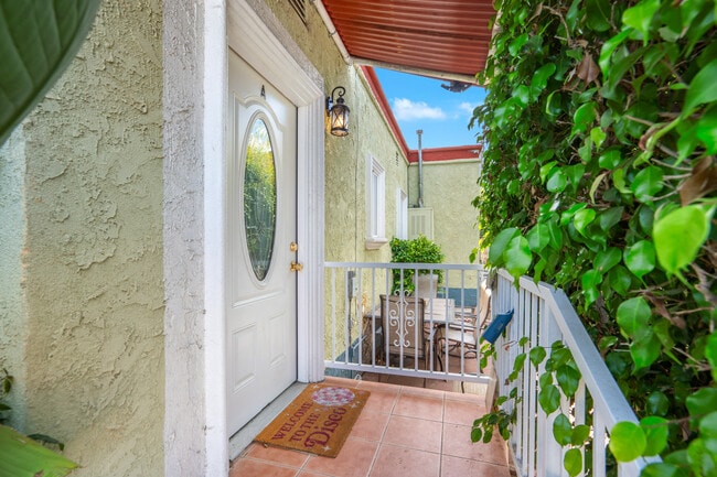 1836 Euclid St, Unit #A in Santa Monica, CA - Building Photo - Building Photo