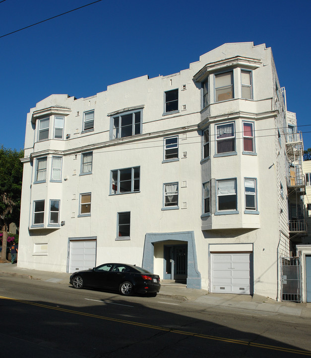 1850 Fulton St in San Francisco, CA - Building Photo