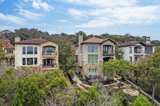 8546 Adirondack Trl in Austin, TX - Foto de edificio - Building Photo