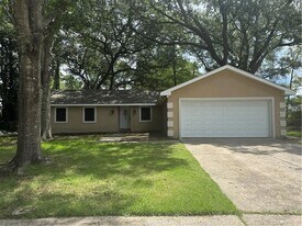 306 Clover Dr in Slidell, LA - Building Photo