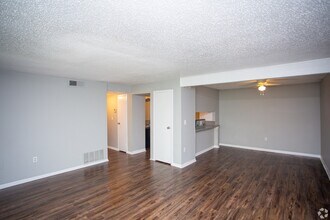 Lifestyle on Lakeshore in Shreveport, LA - Building Photo - Building Photo