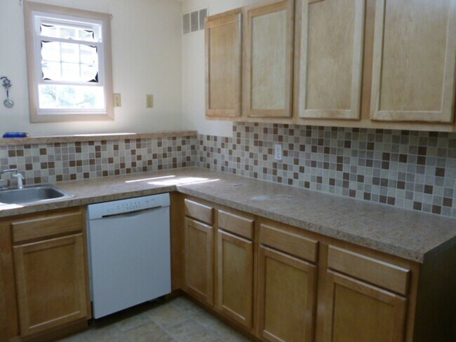 2405 Johnny Cake Hill Rd in Hamilton, NY - Building Photo - Building Photo