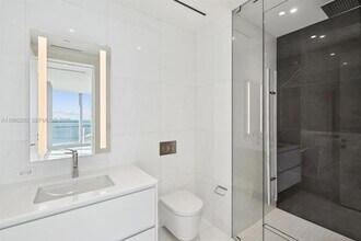 300 Biscayne Blvd Way, Unit 3805W in Miami, FL - Foto de edificio - Building Photo