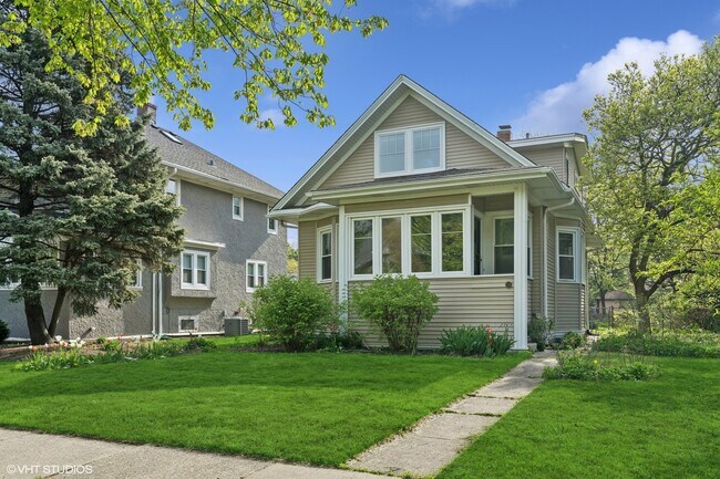 property at 534 Ridgeland Ave